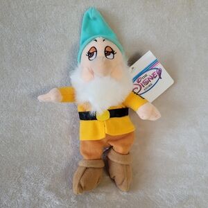 Disney Parks Snow White 7 Dwarfs Bashful 9" Beanie Bag Plush New Condition